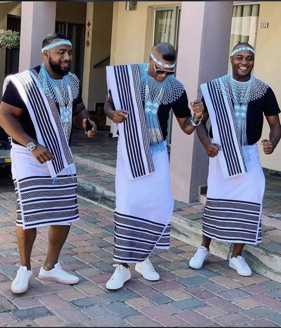 The Evolution of Xhosa Traditional Clothing – MooM Africa